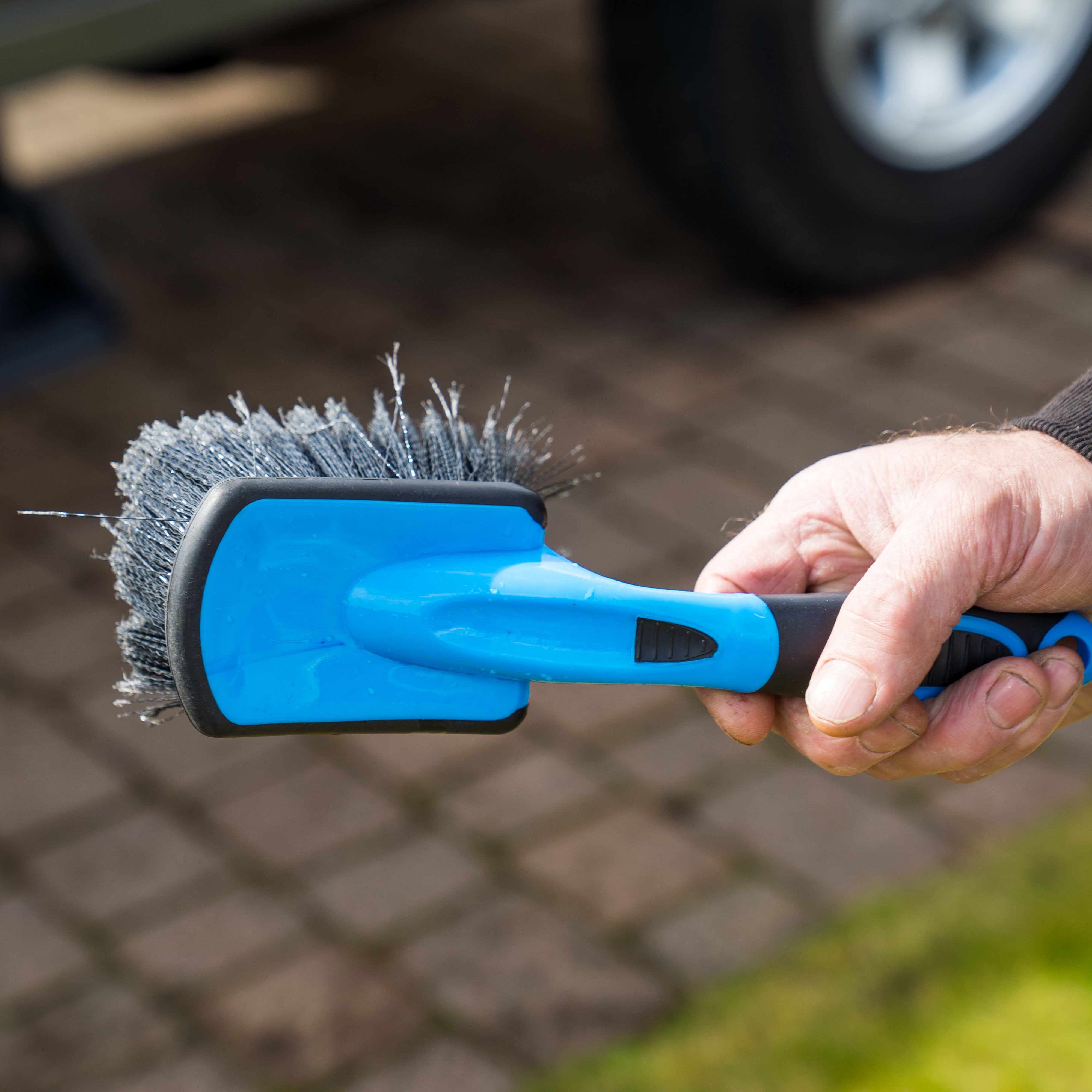 Tyre & Arch Brush